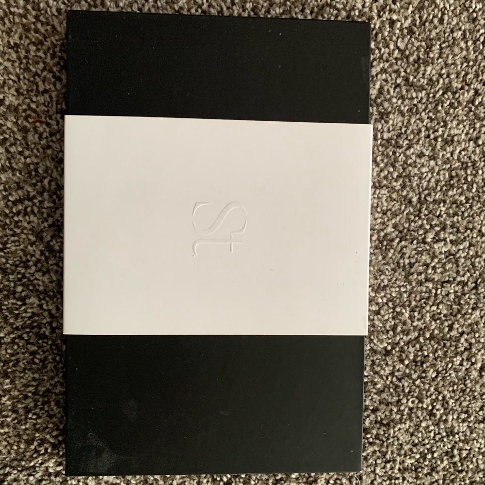 SL Black and White Box